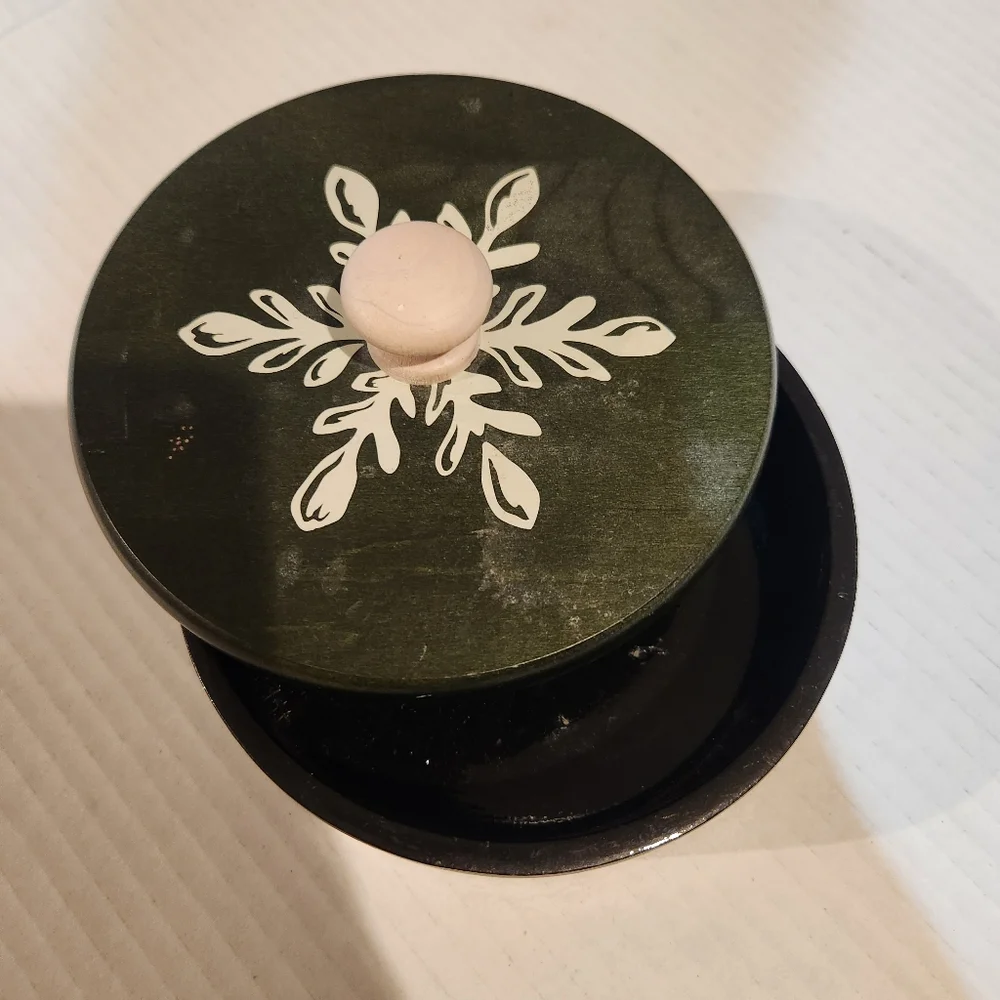 Longaberger 2010 Falling Snowflake Wood Lid Replacement with Base